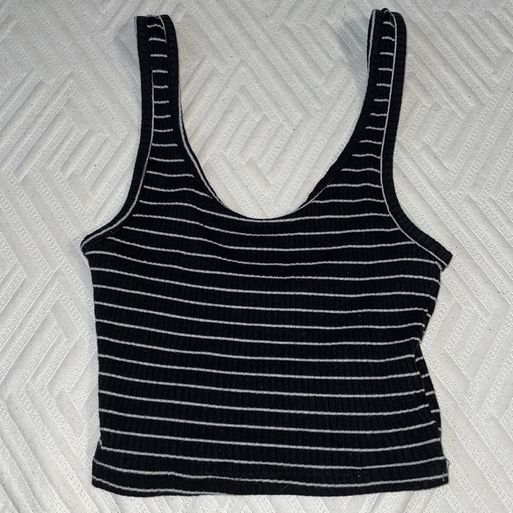 Black and white stripped crop
